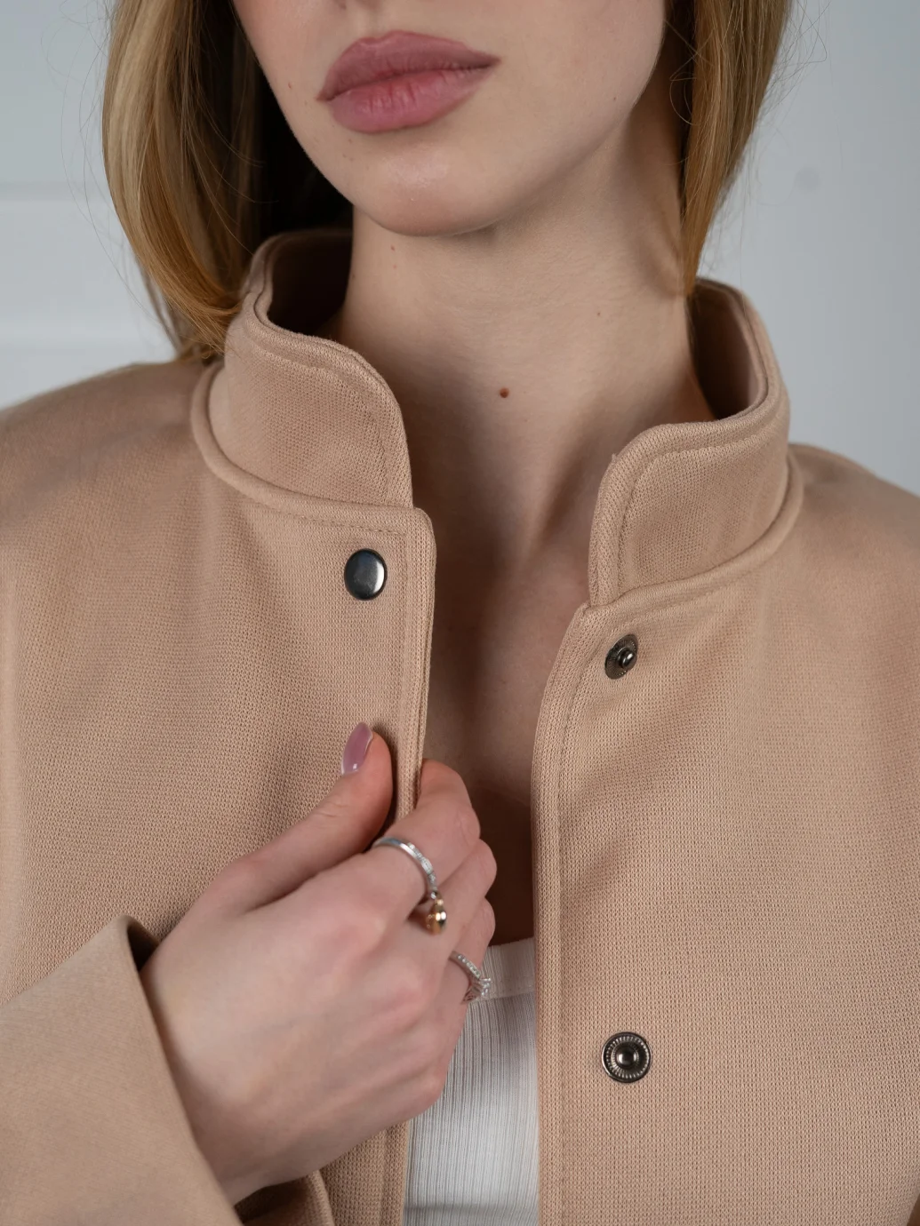 Жіноча демісезонна куртка oversize у стилі casual